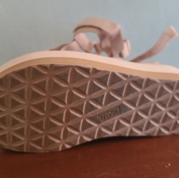 Women's Tan Sandals - Picture 3 of 5